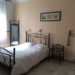Au Royal Hotel