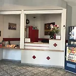 Au Royal Hotel 2*