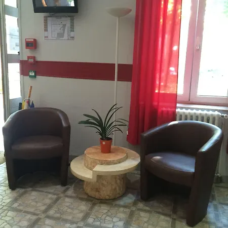 Ξενοδοχείο Au Royal 2*