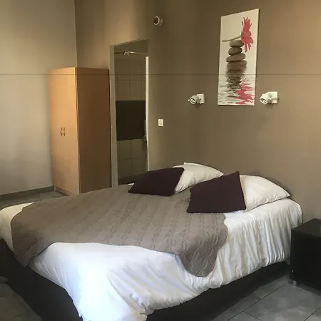 Au Royal 2*
