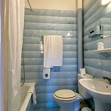 Au Royal 2*