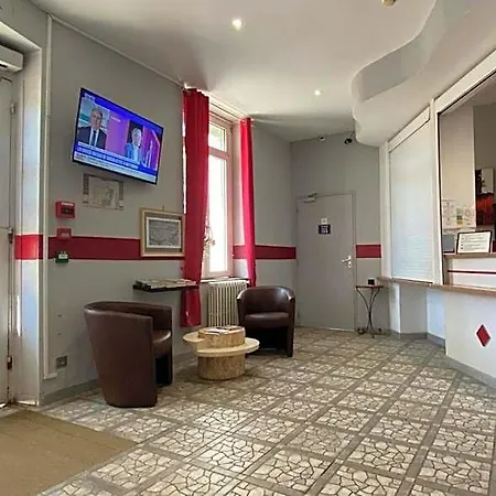Au Royal Ξενοδοχείο 2*