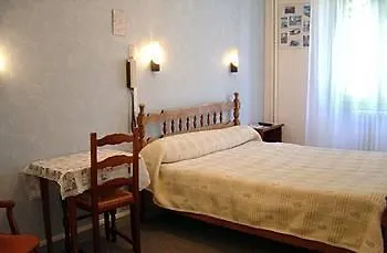 Au Royal Отель Каркассон